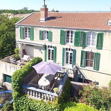 Maison de maître à BRAM # Jacuzzi Esterno foto
