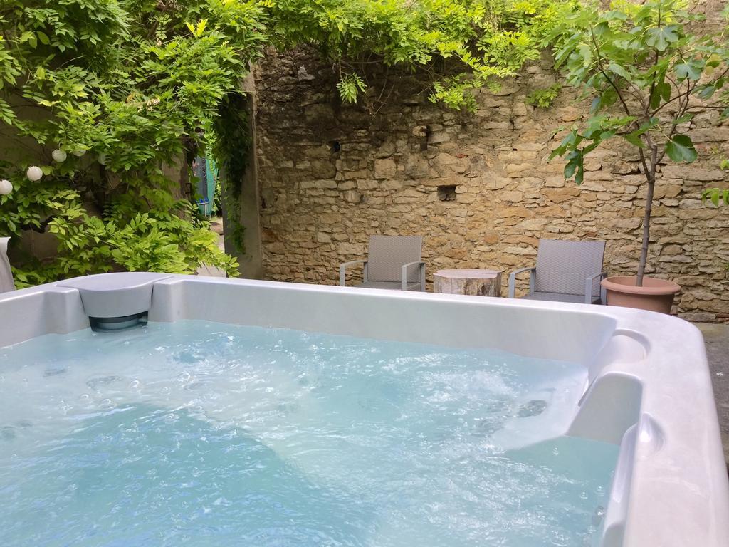 Maison de maître à BRAM # Jacuzzi Esterno foto